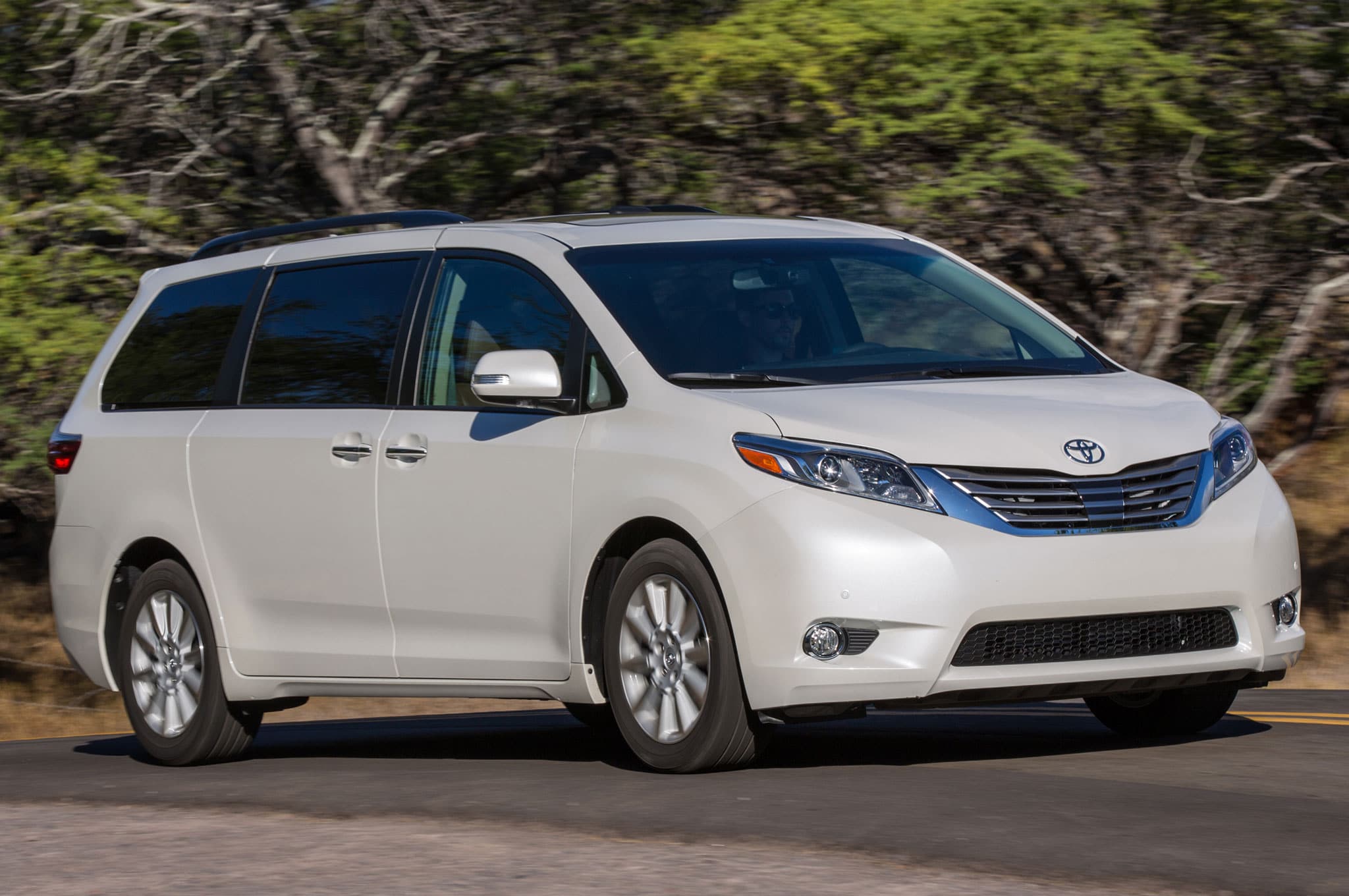 Toyota sienna. Toyota Sienna 2010. Toyota Sienna 2018. Тойота Сиенна 2008. Тойота Сиенна гибрид 2017.