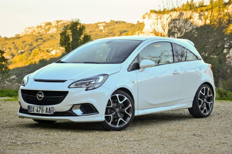 Opel corsa 2009 года