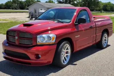 Descargar Manual de Propietario Dodge RAM SRT10 2006