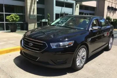 Descargar Manual de Propietario Ford Taurus 2016 en Español PDF Gratis