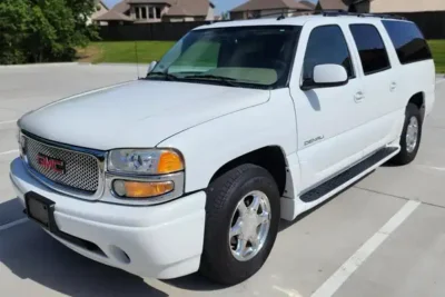 Descargar Manual de Propietario GMC Yukon Denali 2005
