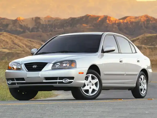 Descargar Manual de Propietario HYUNDAI Elantra 2006