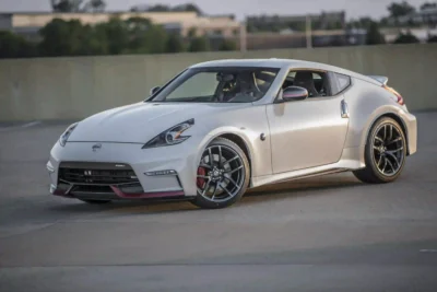 Descargar Manual de Propietario Nissan 370Z Coupe 2015