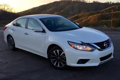 Descargar Manual de Propietario Nissan Altima 2016 en Español PDF Gratis