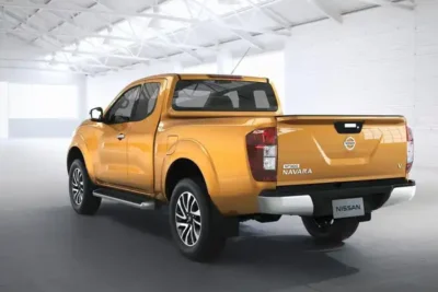 Descargar Manual de Propietario Nissan NP300 2015 en Español PDF Gratis