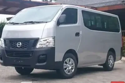 Descargar Manual de Propietario Nissan NV350 Urvan 2015 en Español PDF Gratis