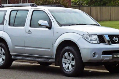 Descargar Manual de Propietario Nissan Pathfinder 2005