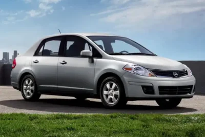 Descargar Manual de Propietario Nissan Tiida 2011 en Español PDF Gratis