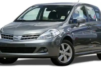 Descargar Manual de Propietario Nissan Tiida 2012 en Español PDF Gratis