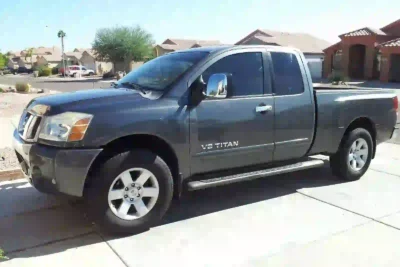 Descargar Manual de Propietario Nissan Titan 2005