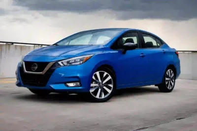 Descargar Manual de Propietario Nissan Versa 2021