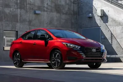 Descargar Manual de Propietario Nissan Versa 2023 en Español PDF Gratis