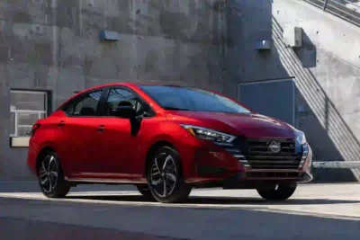 Descargar Manual de Propietario Nissan Versa 2023