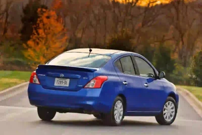 Descargar Manual de Propietario Nissan Versa Sedan 2014