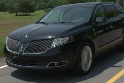 Descargar Manual de Propietario LINCOLN MKT 2013