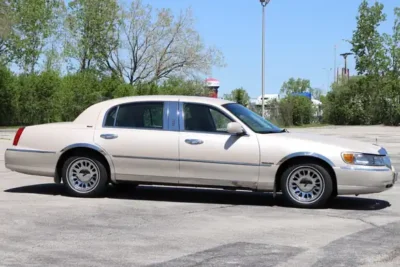 Descargar Manual de Propietario LINCOLN Town Car 2001