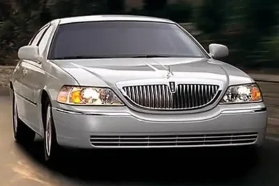Descargar Manual de Propietario LINCOLN Town Car 2010
