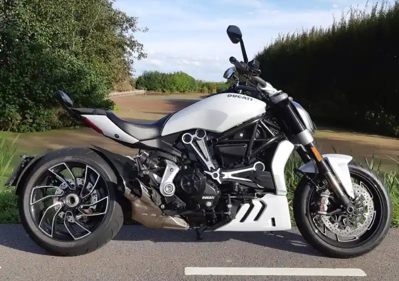 Descargar Manual de Propietario Moto Ducati Diavel S 2018 PDF Gratis